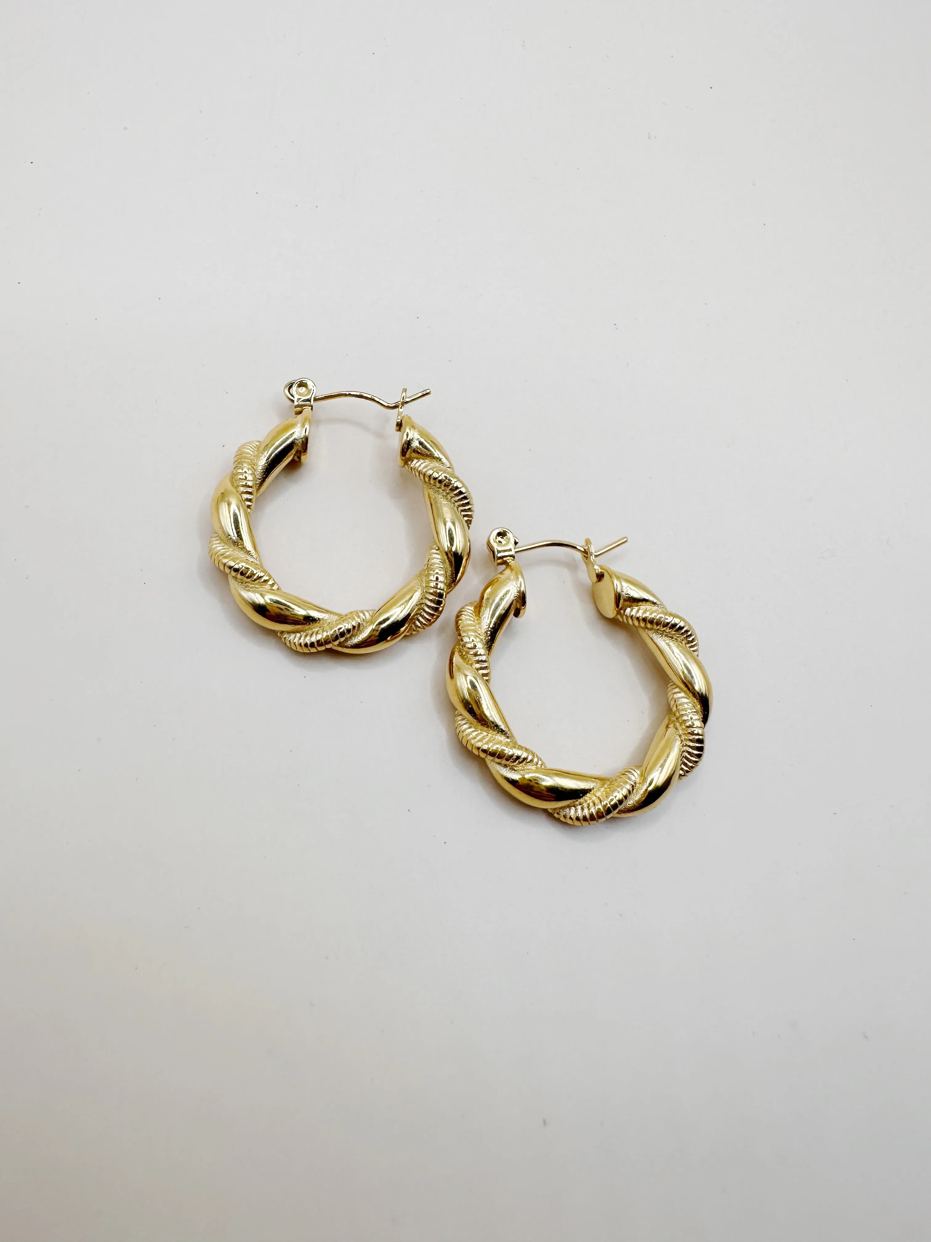 Bella Hoops