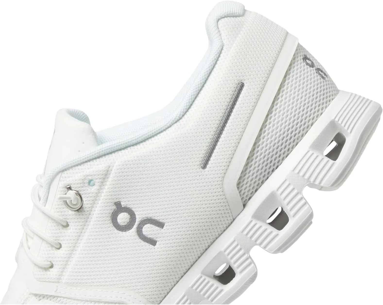 Cloud 5 On Sneakers in Undyed White/White