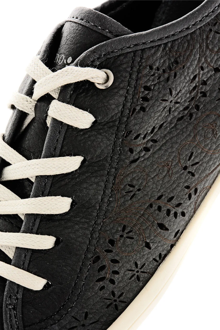 CRAVO & CANELA CINNA Black Cut-Out Leather Sneakers