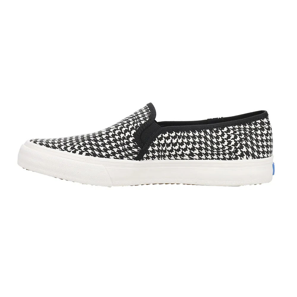 Double Decker Warped Houndstooth Lace Up Sneakers