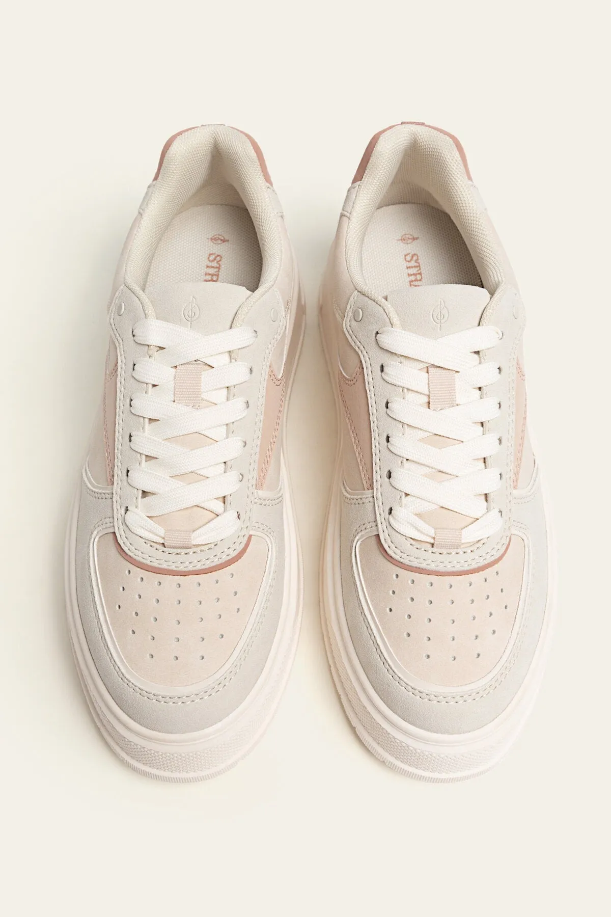 Flat platform sneakers