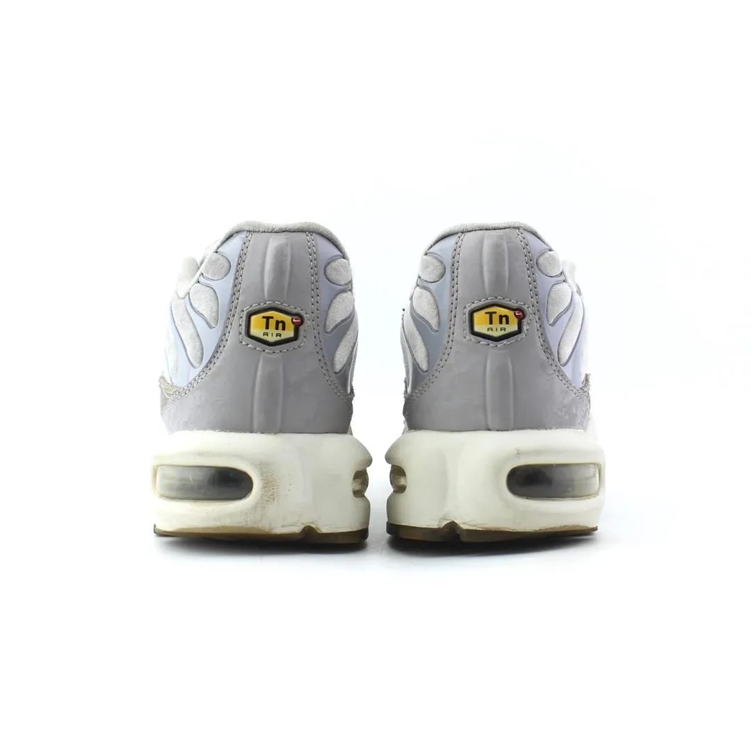 NIKE  AIR MAX PLUS LX