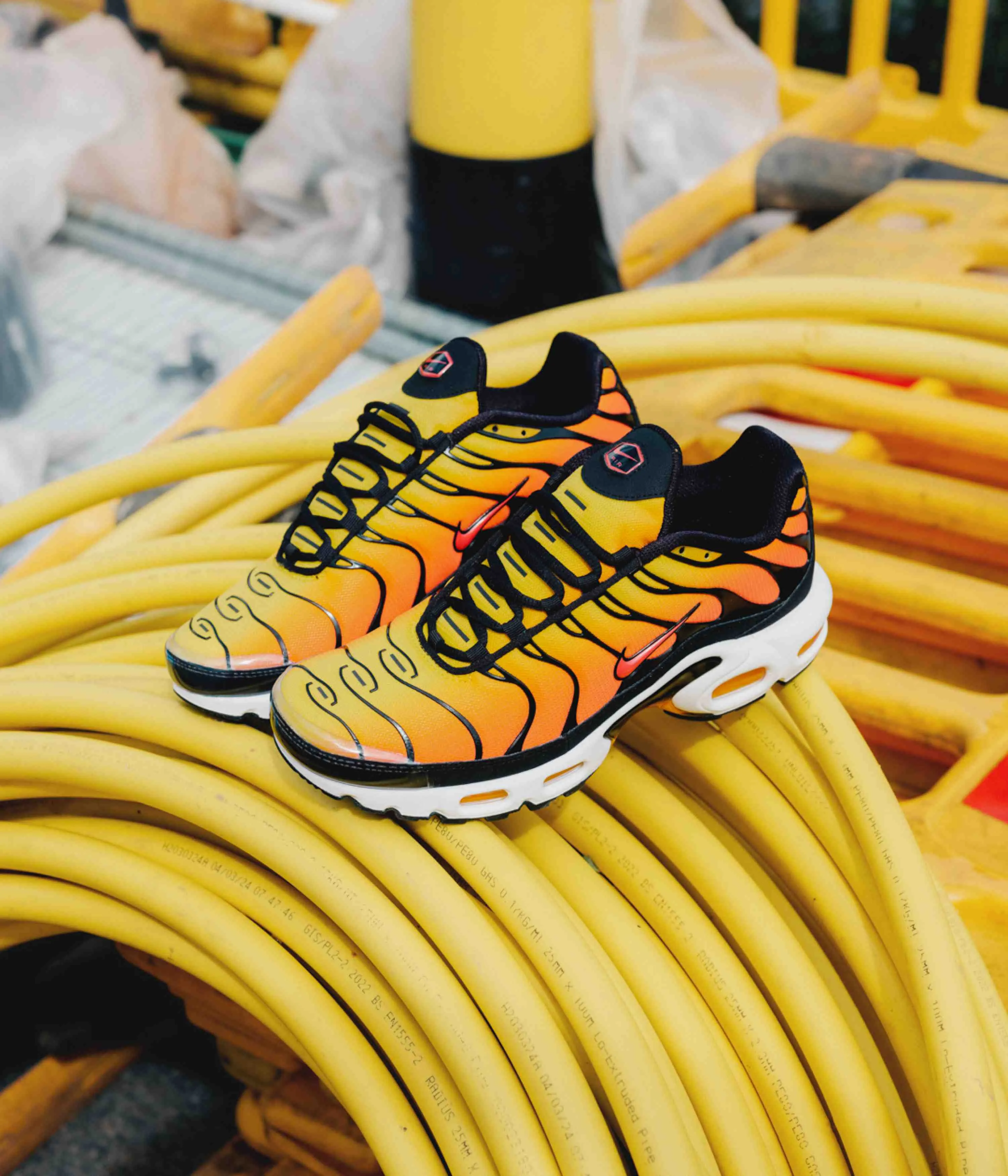 Nike Air Max Plus Shoes - Black / Pimento - Bright Ceramic - Resin