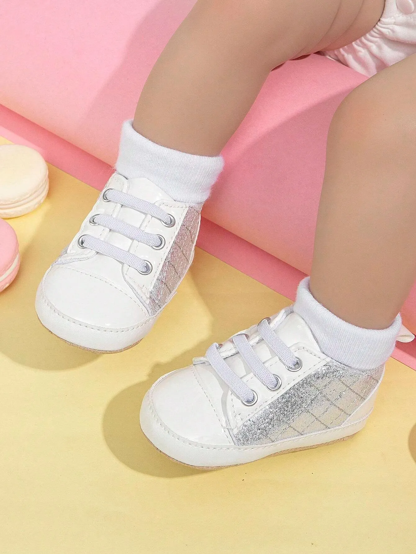 SHEIN Baby Girls Lace Up Front Round Toe Sneakers For Outdoor