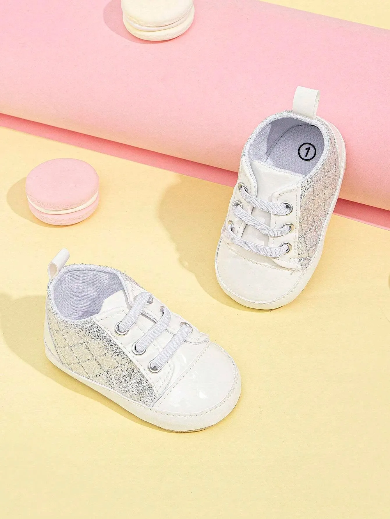 SHEIN Baby Girls Lace Up Front Round Toe Sneakers For Outdoor