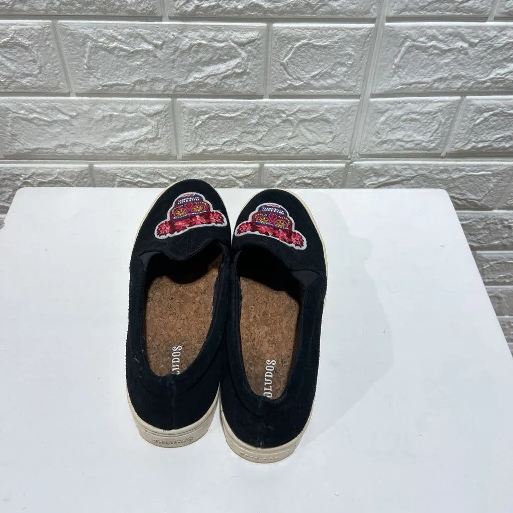 Skull Embroidered Slip On Sneakers