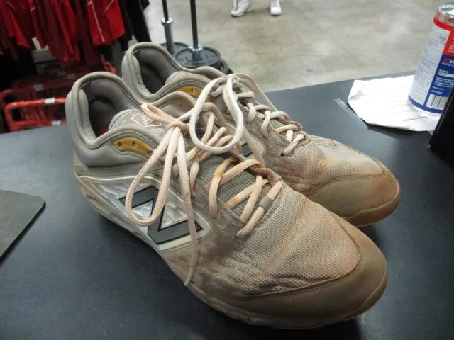 Used New Balance Metal Cleats Size 12