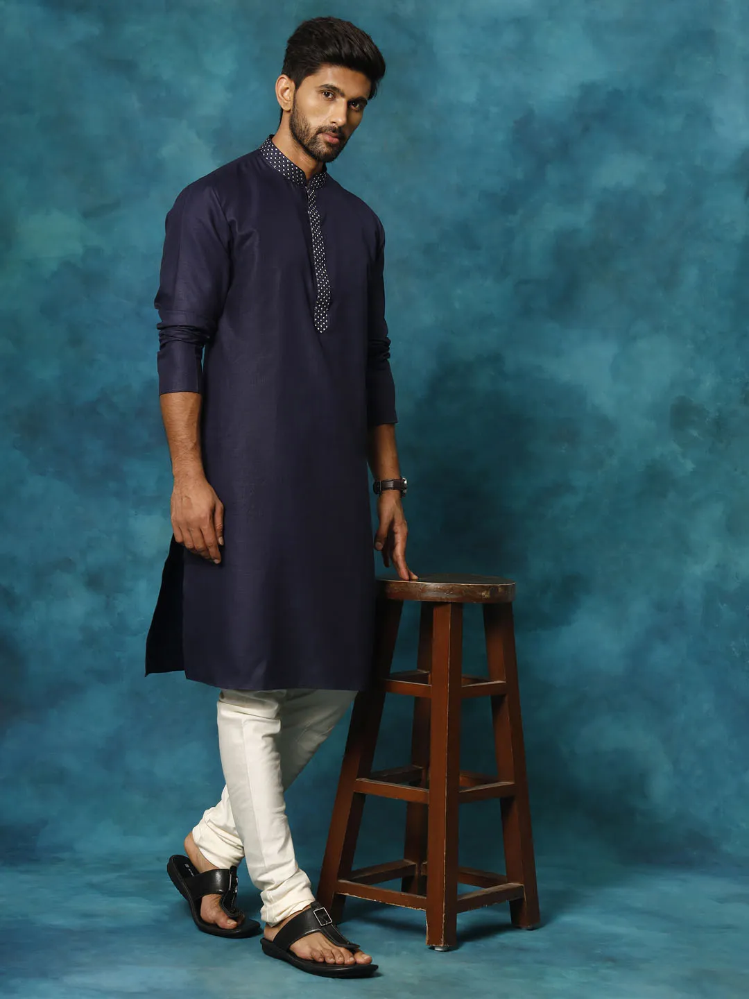 VASTRAMAY Men's Navy Blue Kurta